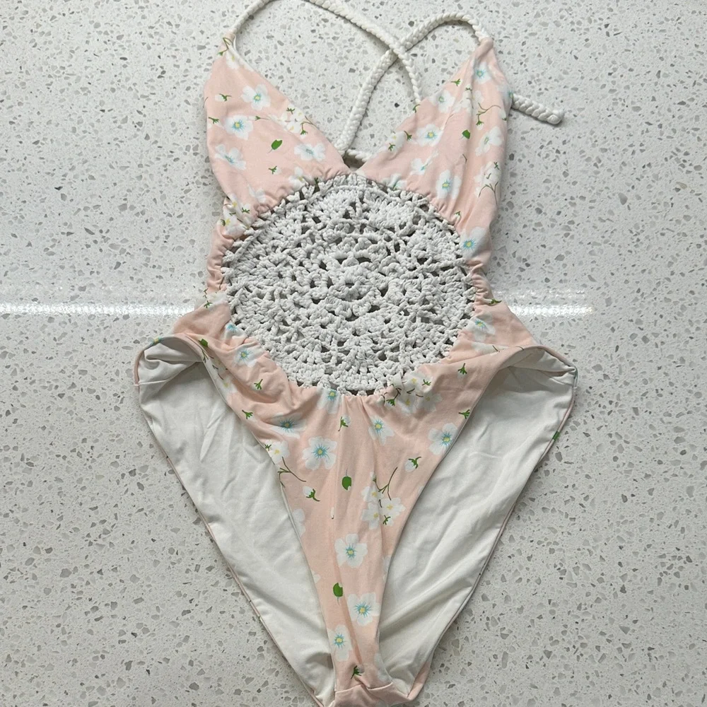 Frankies Bikinis Eliza crochet one piece pink daisy swim size Medium